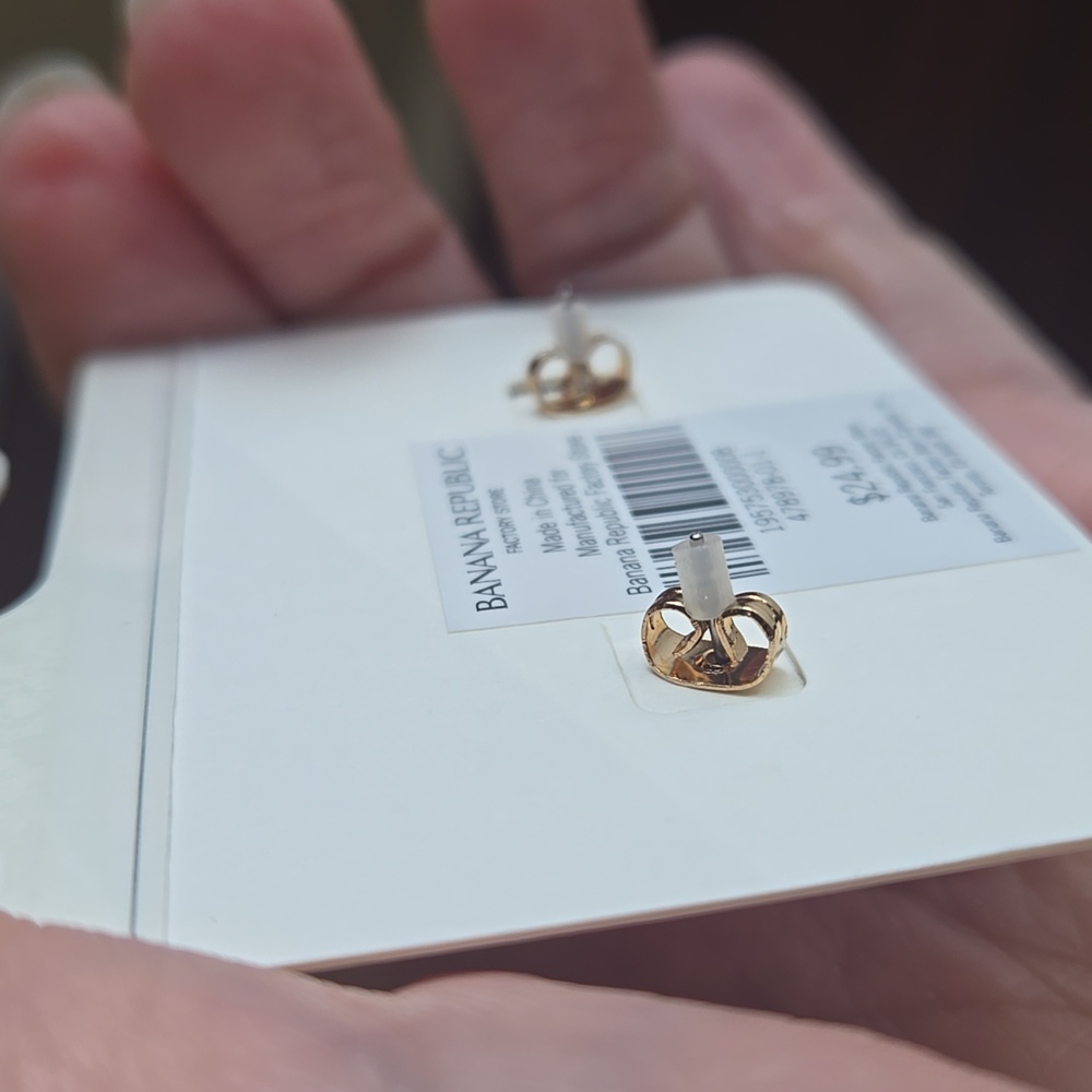 Banana Republic Gold Floral Earrings - Picture 3 of 3
